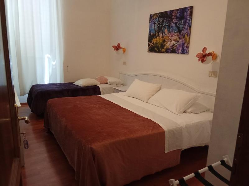 Standard Triple Room image 1