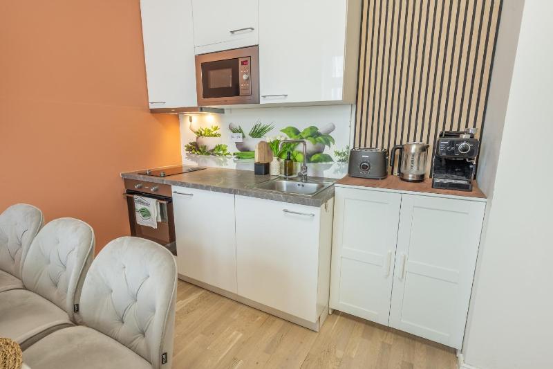 HLY| APT by Wenceslas square fit up to 6 guests - image 16