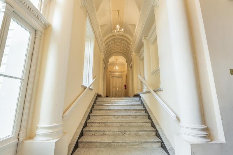 HLY| APT by Wenceslas square fit up to 6 guests - image 15