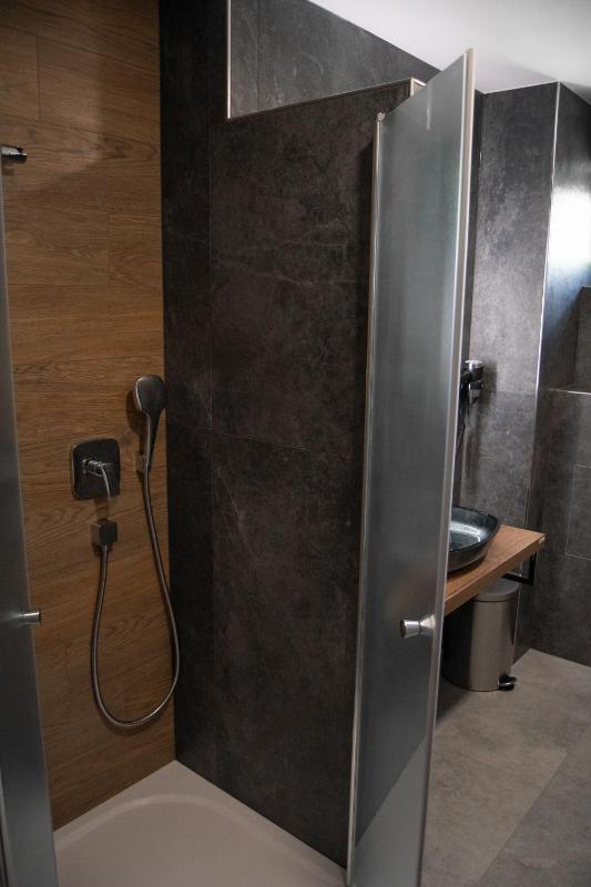 Deluxe Double or Twin Room image 3
