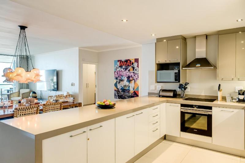 Secure Supreme Artistic Sea View 3bed Sunset Loft - image 12
