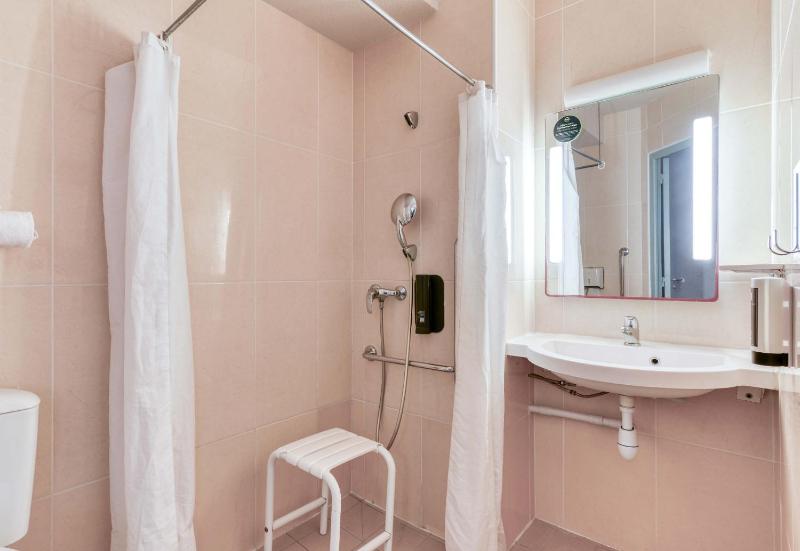 Double Room - Disability Access image 1