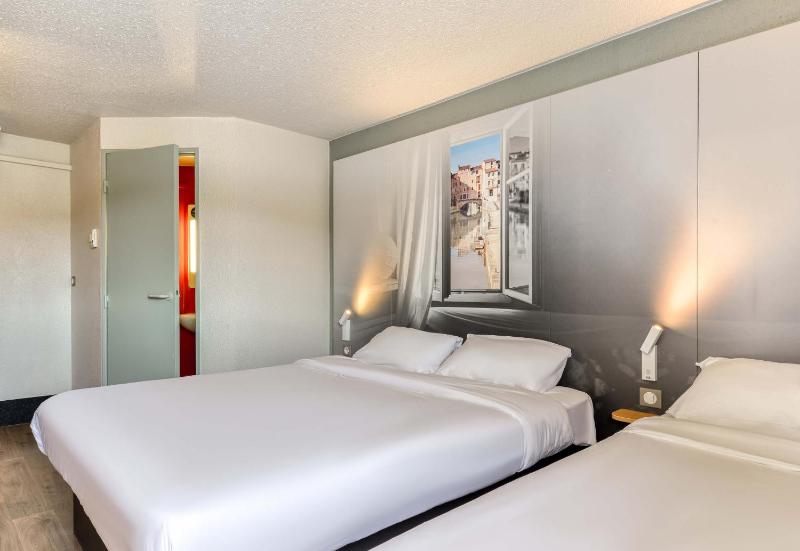 Triple Room image 1