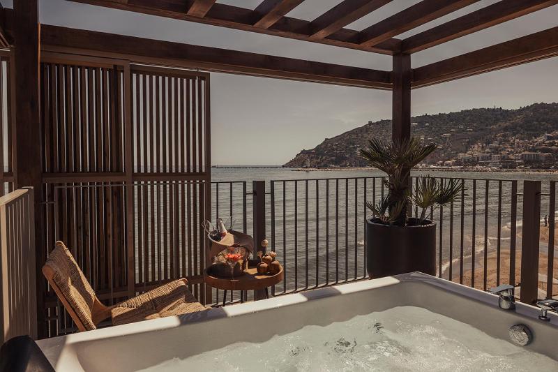 King Suite with Sea View image 2