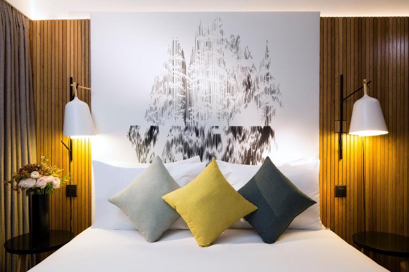Standard Double Room image 3