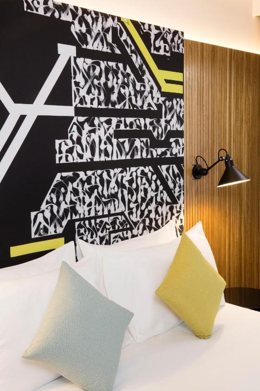 Deluxe Double Room image 2