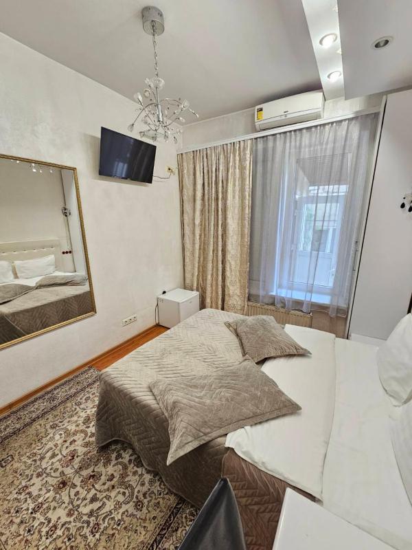 Small Double Room image 2