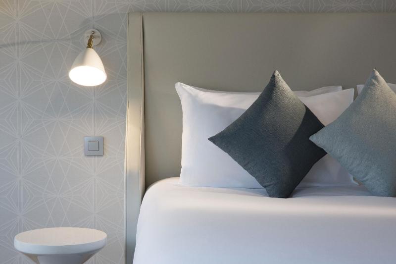 Deluxe Suite image 4