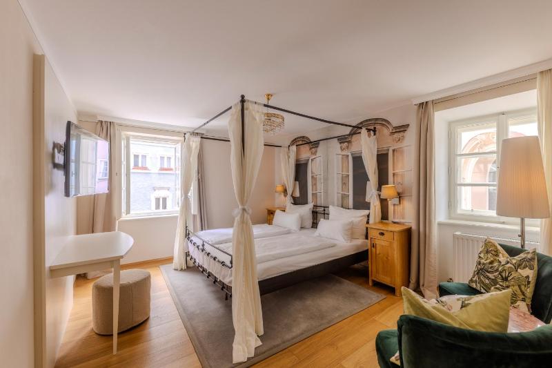 Standard Double Room image 1