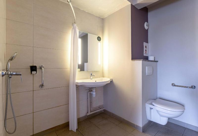 Triple Room - Disability Access image 2
