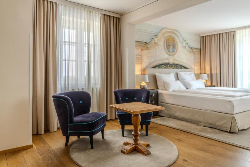 Junior Suite image 1