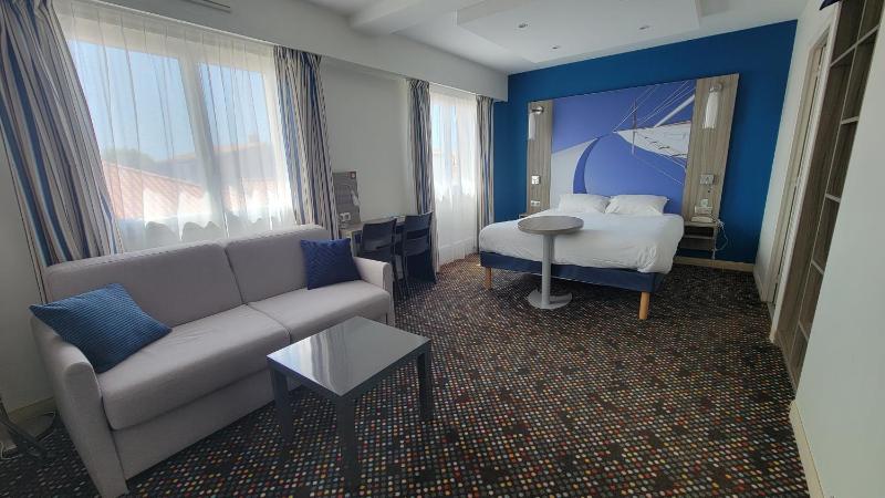 Standard Family Double Suite with Sofa Bed image 1