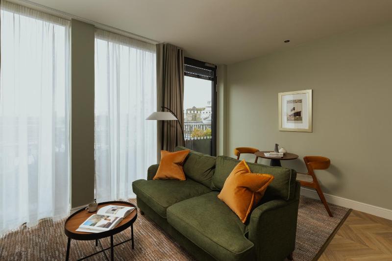 Penthouse One Bedroom Apartment image 4