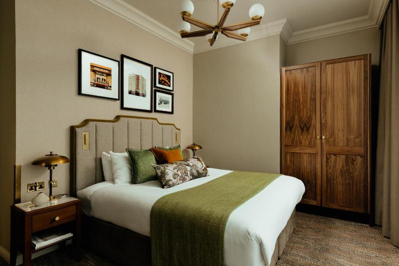 Premium One Bedroom Apartment image 1