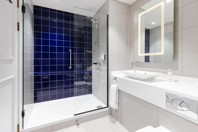Premium One Bedroom Apartment image 2