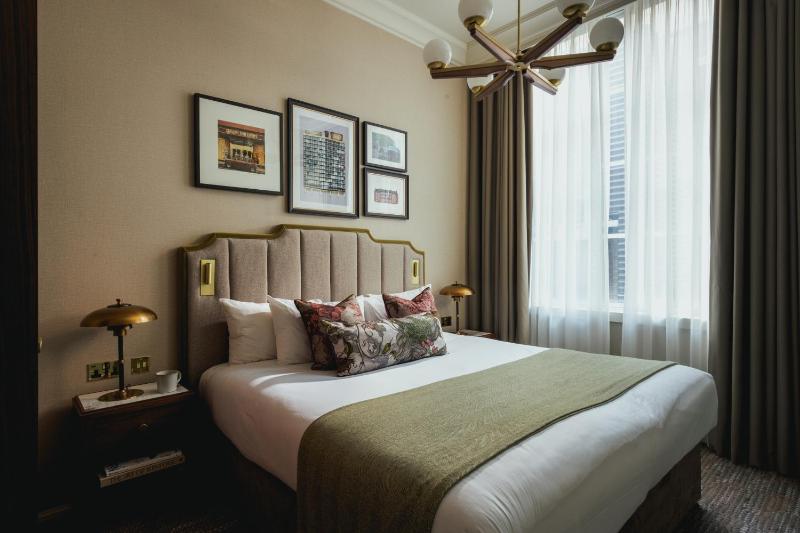 One-Bedroom Apartment image 1