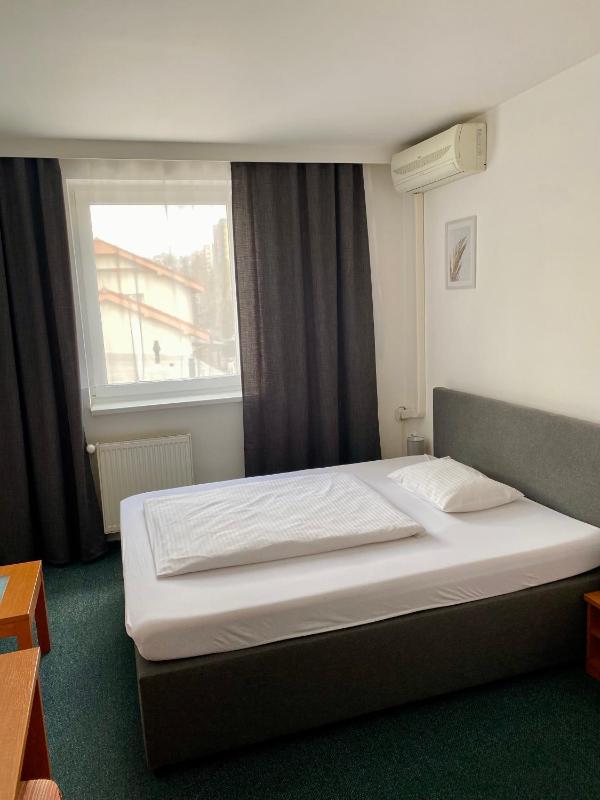 Single Room image 1