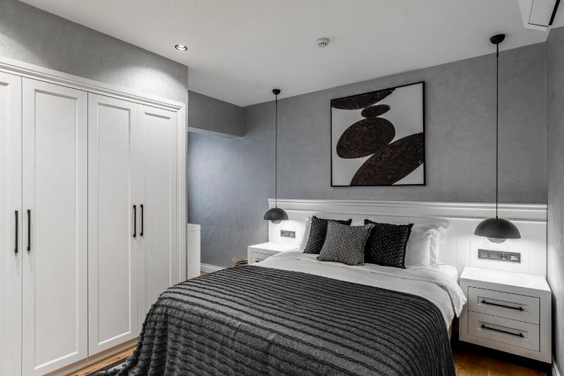 Two-Bedroom Deluxe Apartment image 2