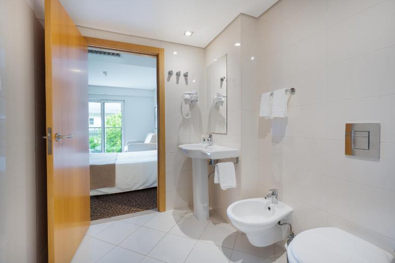 Double Room image 3