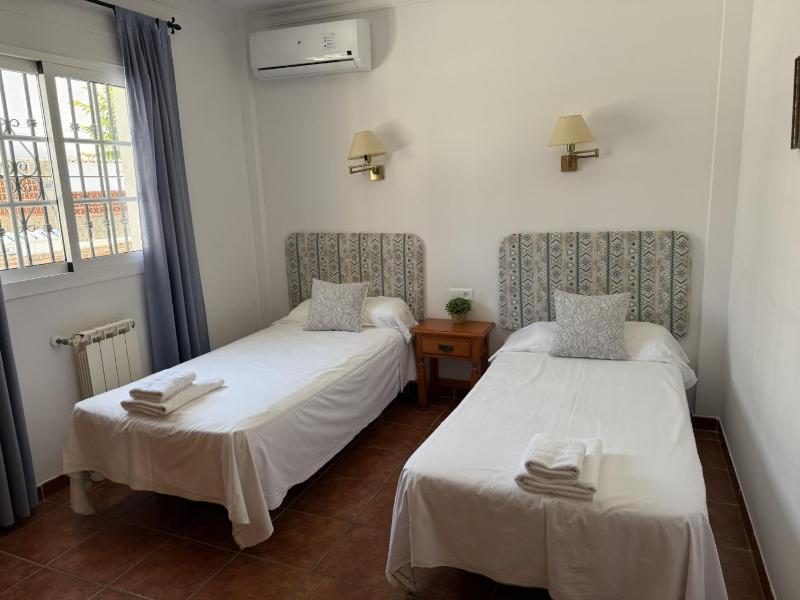 Nerja Paradise Rentals - Villa Jazmines - image 35