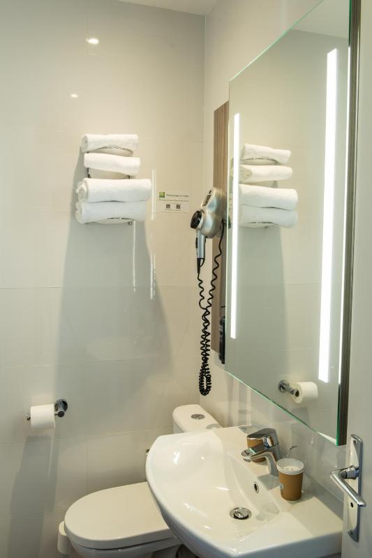 Standard Double Room with Sofa Bed image 2