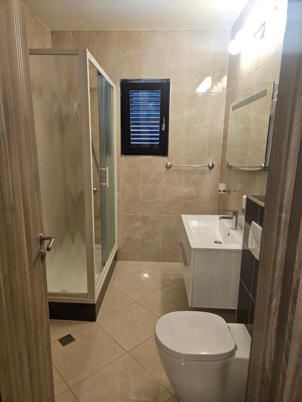 One-Bedroom Apartment with Balcony - Sea and Mountain View image 3