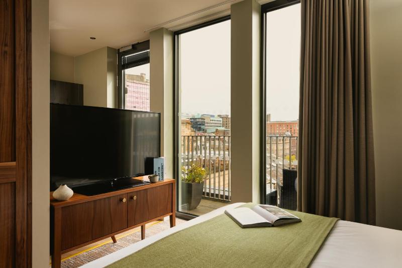 Penthouse Studio image 4