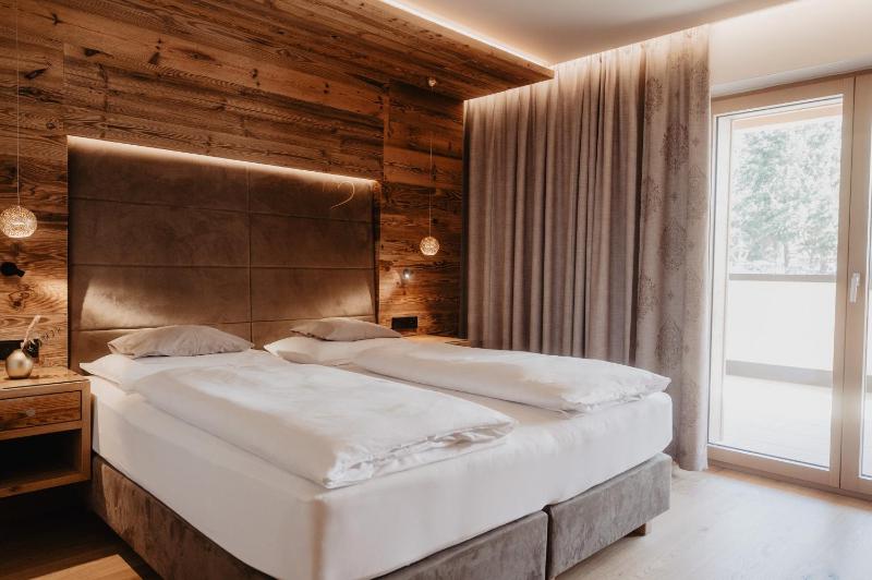 Double Room Deluxe image 1