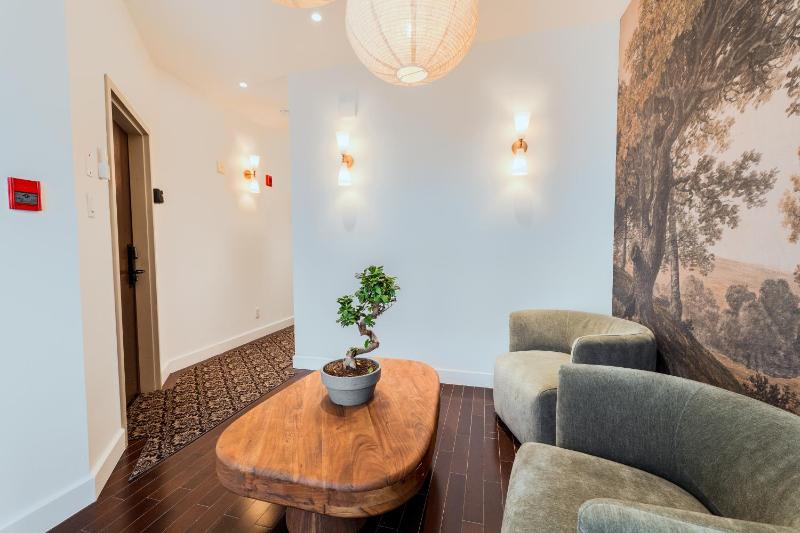 Self Check-In Boutique Hotel - Quartier latin - Room 202 - image 3