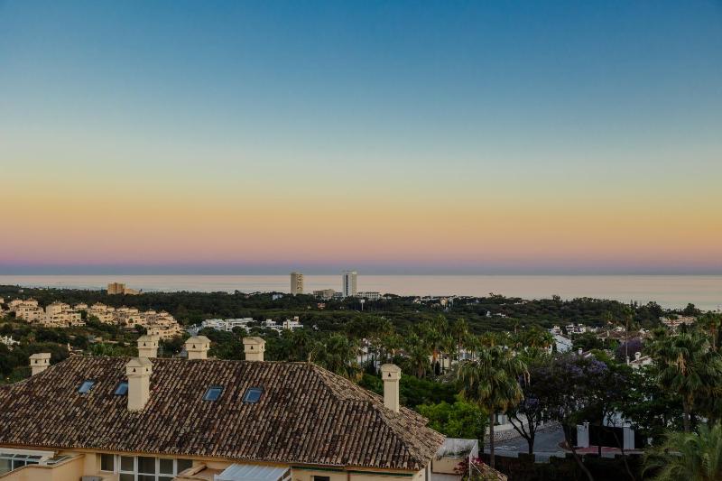 Apartment with large private terrace and panoramic sea views in Elviria Hills Marbella - image 29
