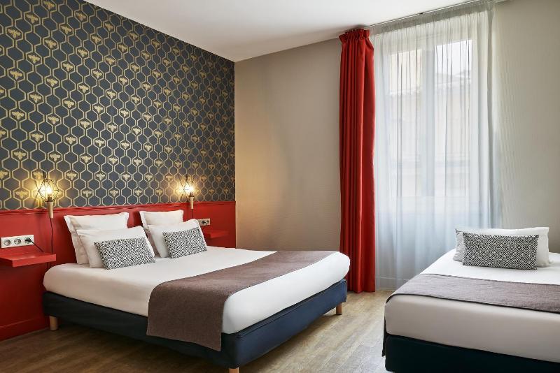 Standard Triple Room image 4