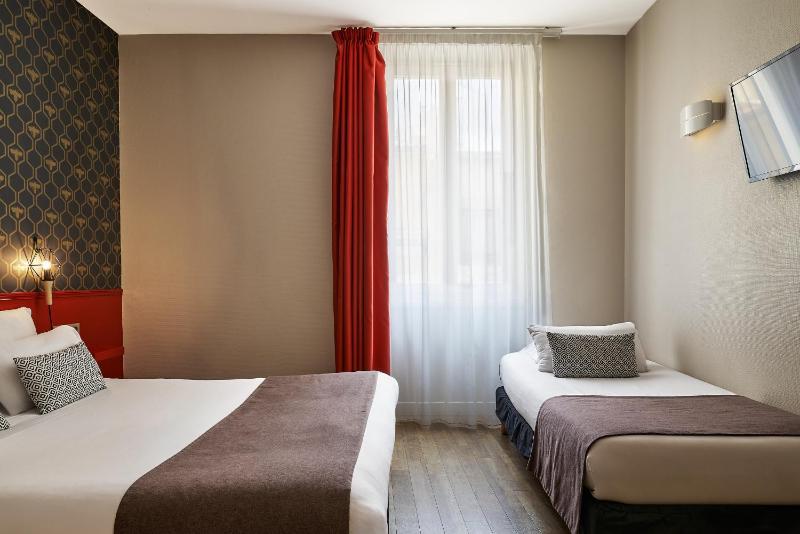 Standard Triple Room image 3