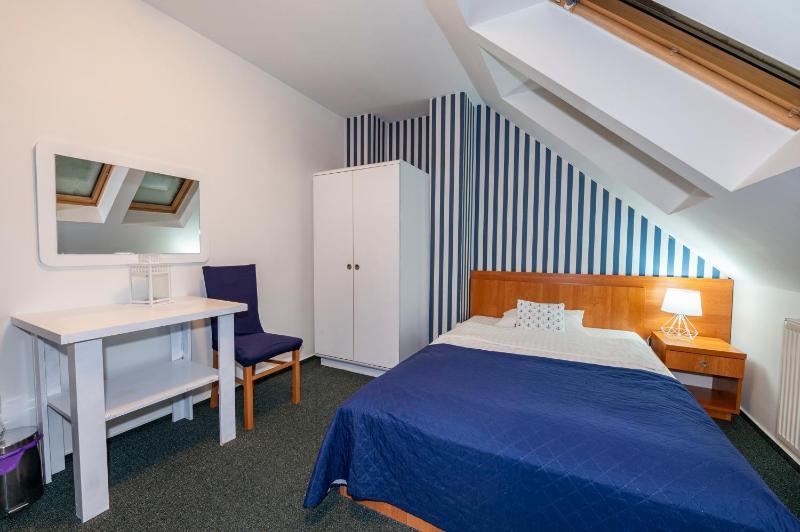 Single Room image 4