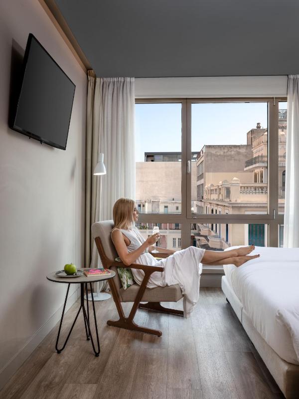 Superior Double or Twin Room with City View image 2