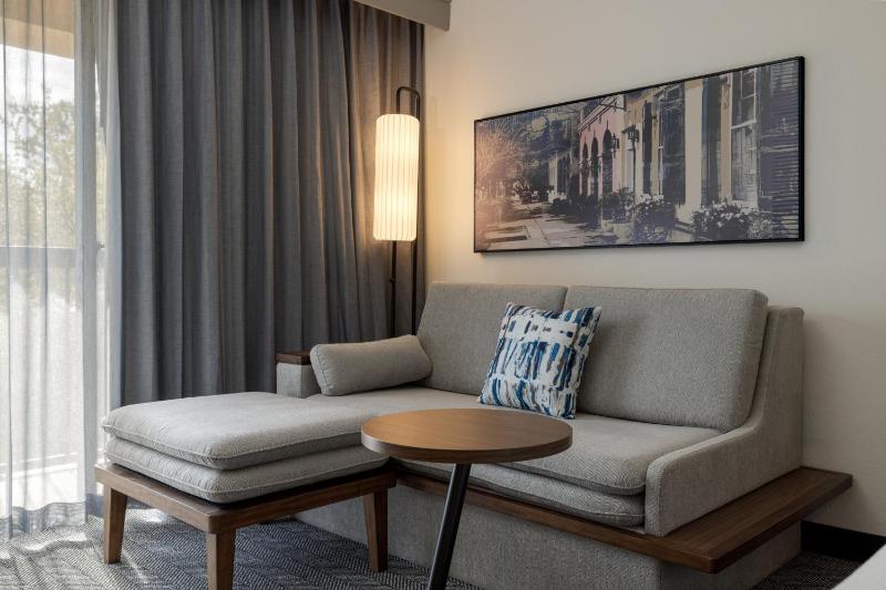King Room with Sofa Bed image 3