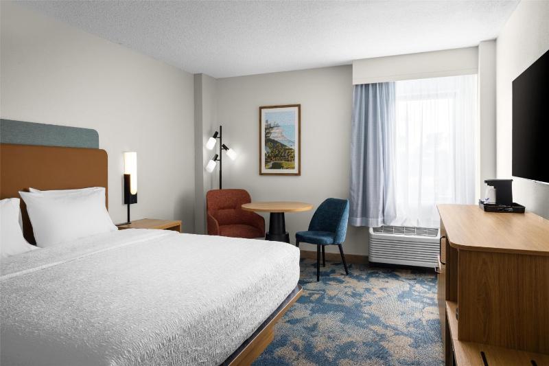 King Room image 2