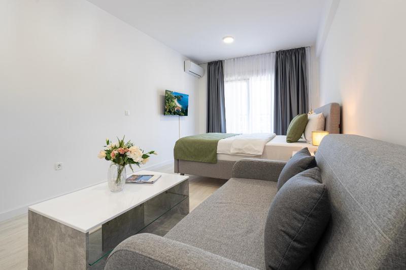 Millennium Apartments Budva - image 9