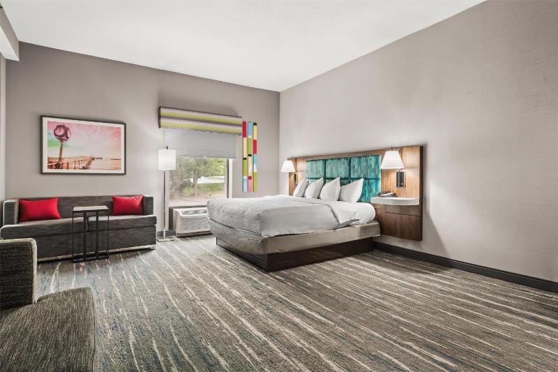 One-Bedroom King Suite - Non-Smoking image 1