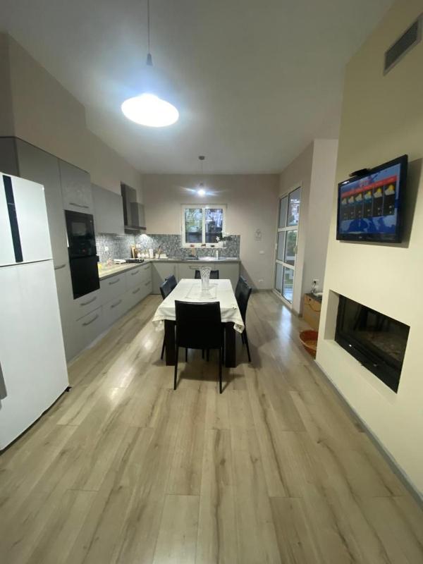 Luxury House - image 2
