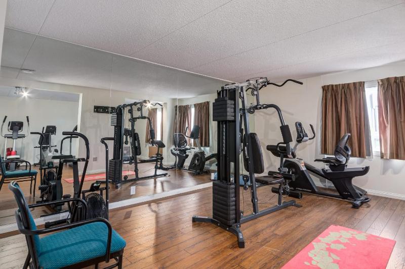 Premium Inn & Suites - image 8