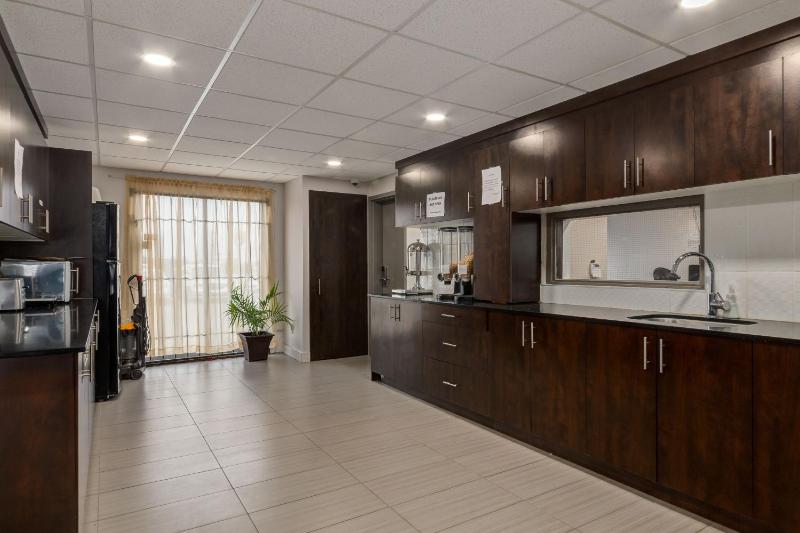 Premium Inn & Suites - image 15