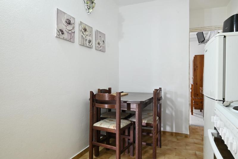 Two Bedroom Apartment with Mountain View image 2