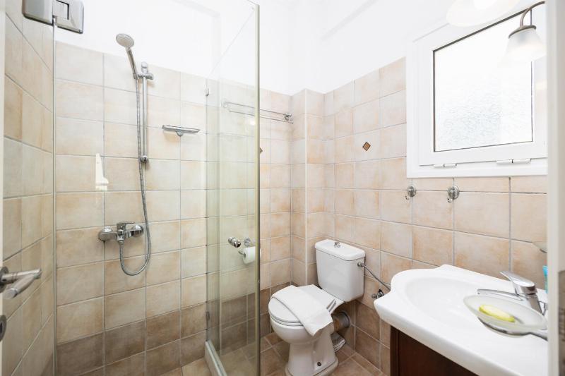 Villa Eleni Agios Stephanos - image 13