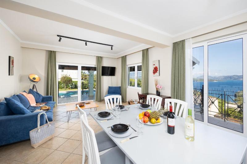 Villa Eleni Agios Stephanos - image 8
