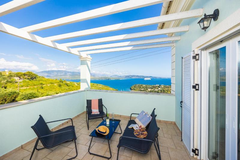 Villa Eleni Agios Stephanos - image 2