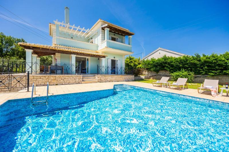 Villa Eleni Agios Stephanos - image 17
