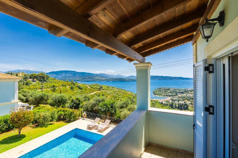 Villa Eleni Agios Stephanos - image 32