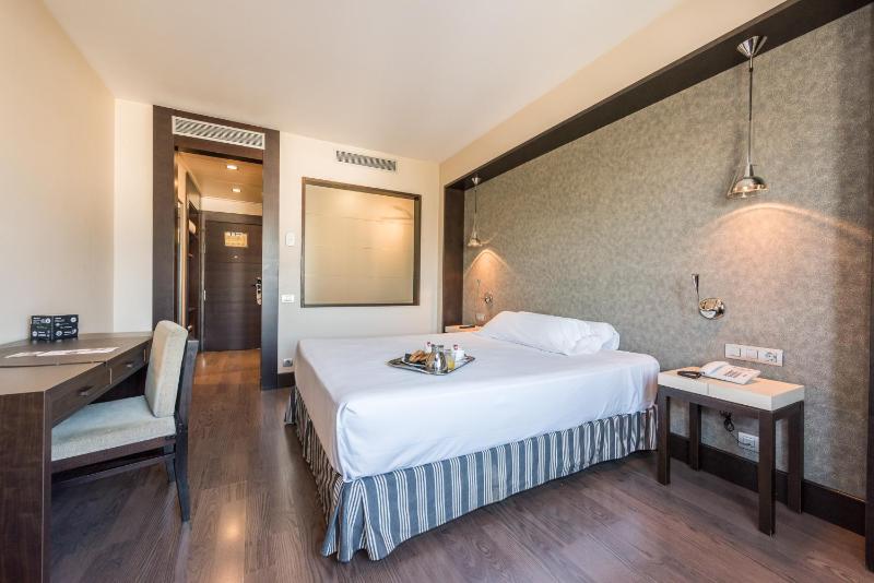 Standard Single Room image 2