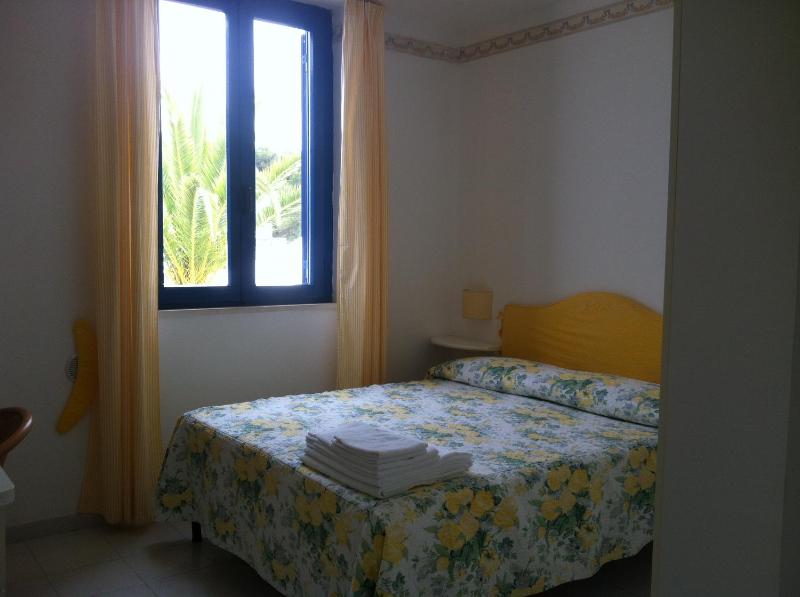Standard Double Room image 4