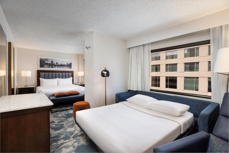 Junior King Suite with Sofa Bed and Kitchen image 4